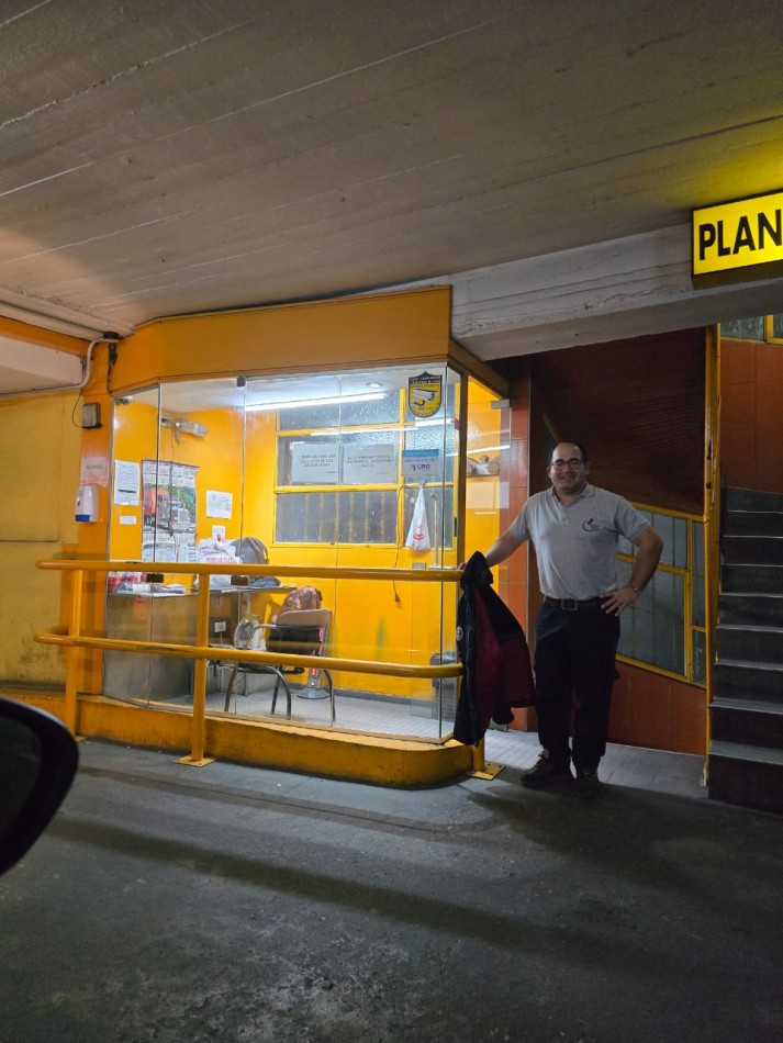 Cochera a metros de Plaza San Martin