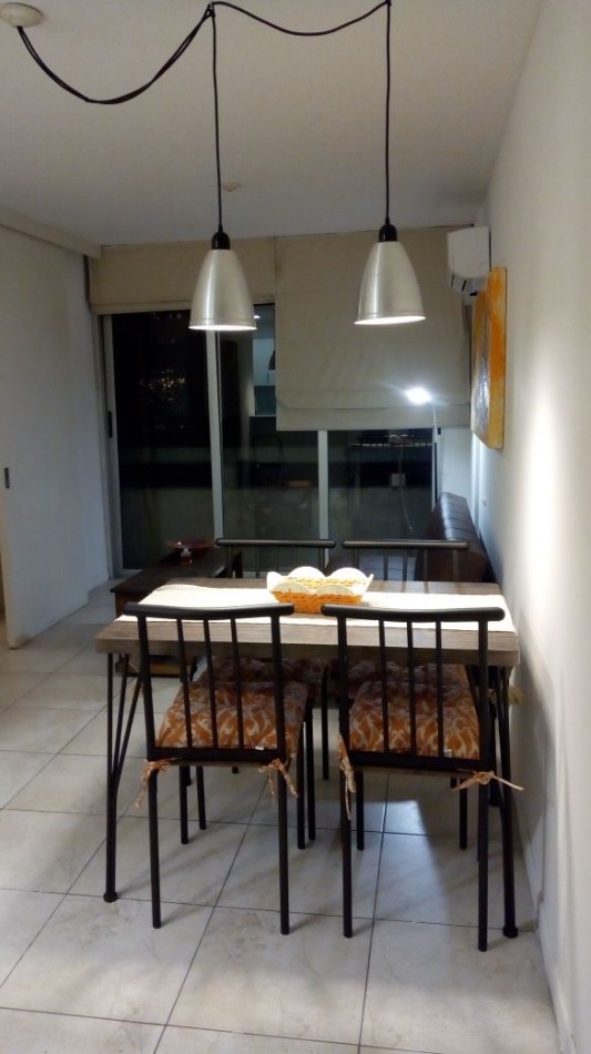 Un Dormitorio a metros Parque las Tejas