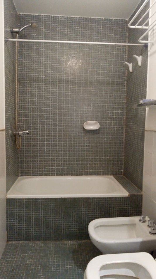 Un Dormitorio a metros Parque las Tejas