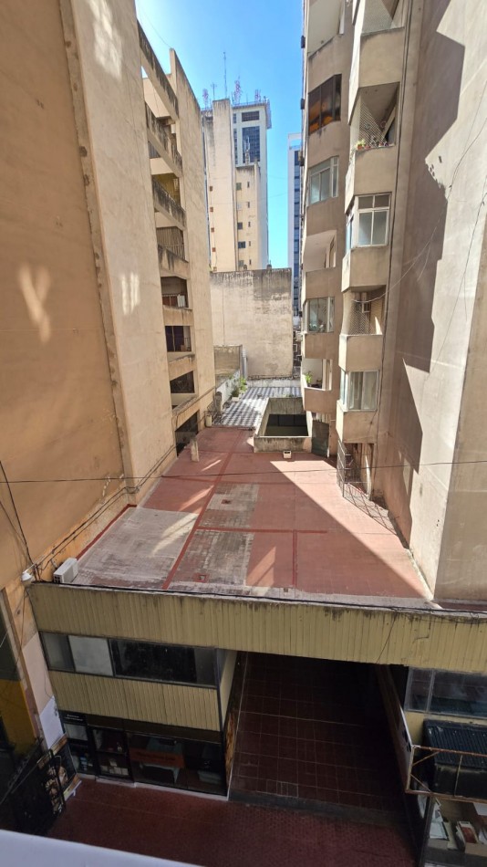 1 DORMITORIO EN PLENO CENTRO 