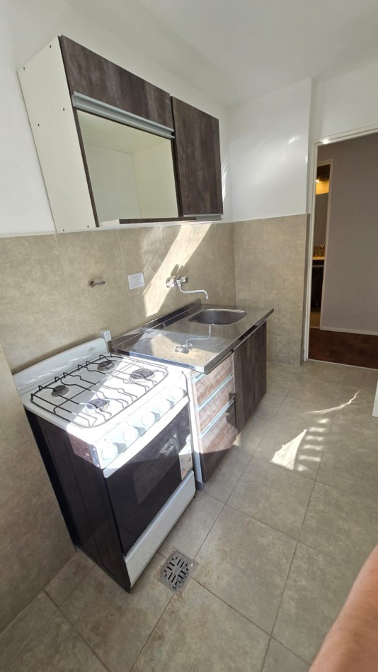 1 DORMITORIO EN PLENO CENTRO 