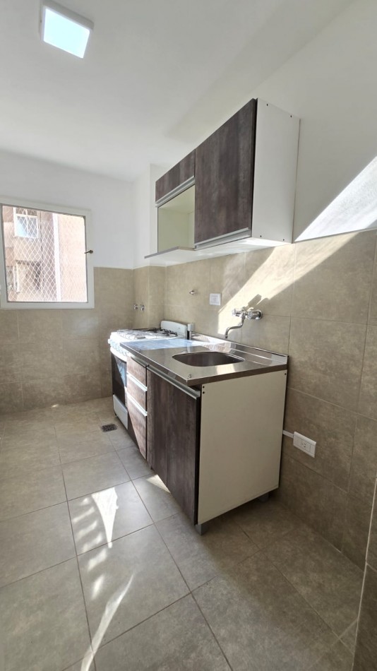 1 DORMITORIO EN PLENO CENTRO 