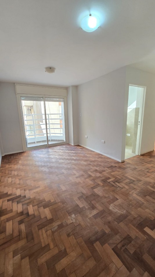 1 DORMITORIO EN PLENO CENTRO 