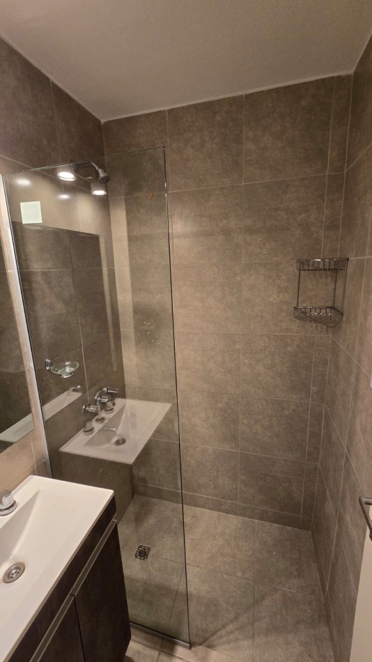 1 DORMITORIO EN PLENO CENTRO 