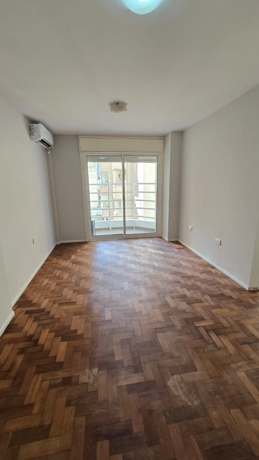 1 DORMITORIO EN PLENO CENTRO 