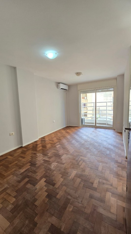 1 DORMITORIO EN PLENO CENTRO 