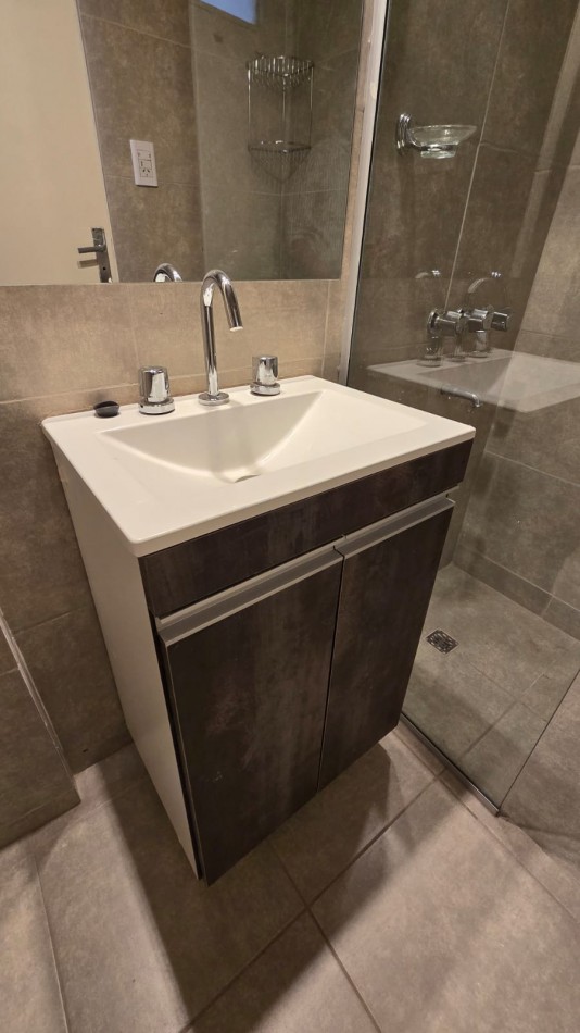 1 DORMITORIO EN PLENO CENTRO 