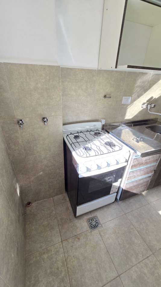 1 DORMITORIO EN PLENO CENTRO 