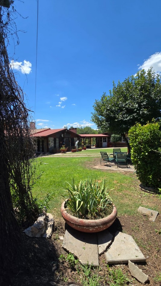 CASA DE ESTILO COLONIAL ESPAÑOL-MOLINARI