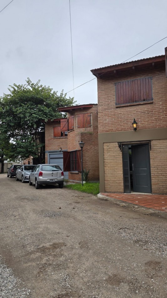 Casa Tres Dormitorios Zona Sur