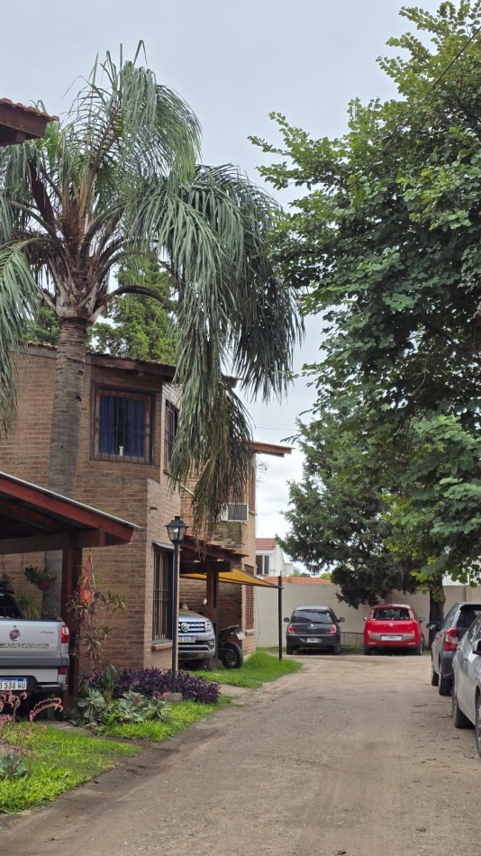 Casa Tres Dormitorios Zona Sur